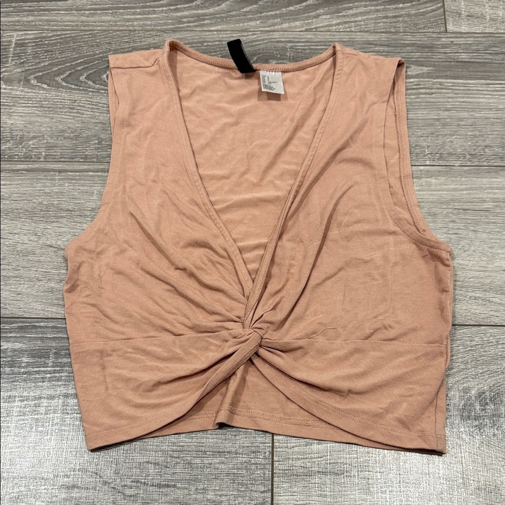 🌷H&M Twist Front Crop Top in Soft Pink